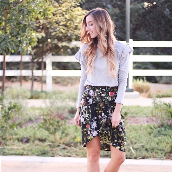 Dresses & Skirts - black floral skirt